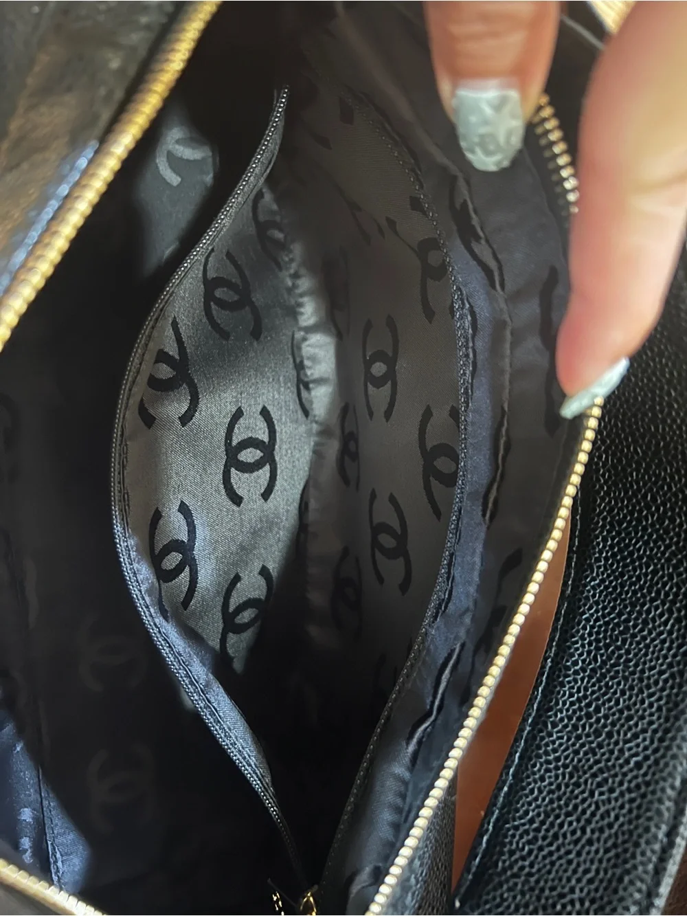 Chanel Vintage Caviar CC Wood Chain Hobo